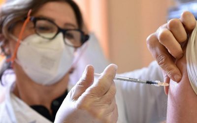 Vaccinazioni over 80: Luci e ombre. Lo SPI CGIL non lascia soli gli anziani!